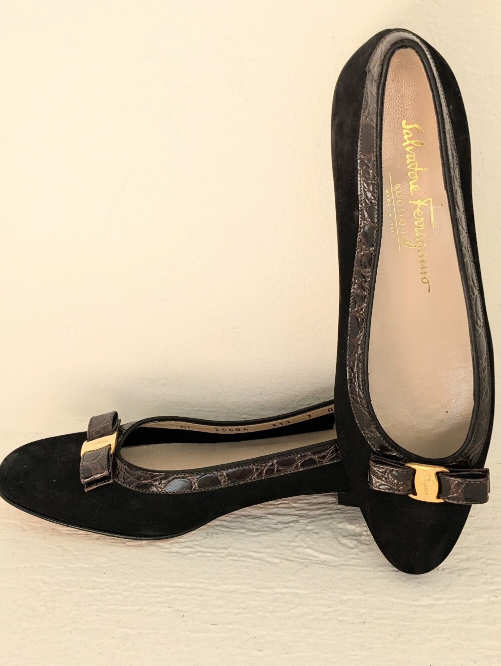 Salvatore Ferragamo Vintage Vara Flats 7 AA Black Suede Crocodile Trim Leather